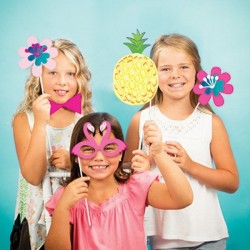 10 Photo Booth Tropical Party